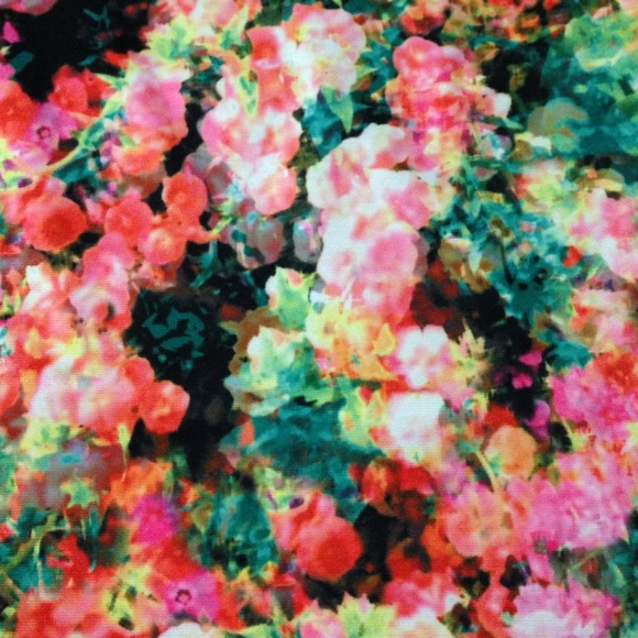 Floral form fitting skirt-price✂️BIG SALE - Picture 2 of 2