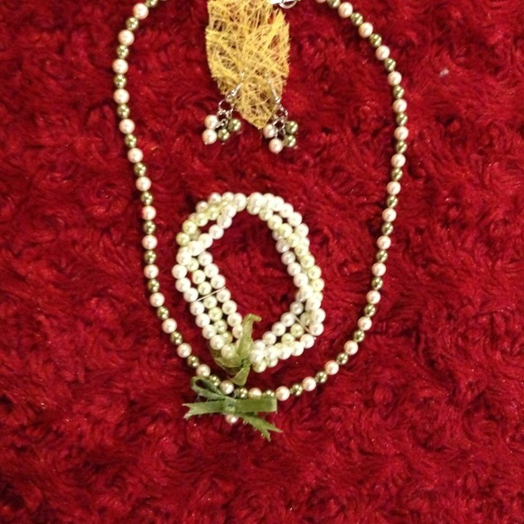 Set - Picture 3 of 3