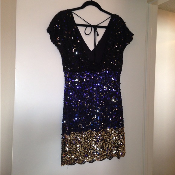 ♦️SOLD♦️Sparkle Sequin Ombré Dress - Picture 2 of 4