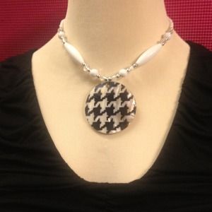 Houndstooth Necklace and brown sweater