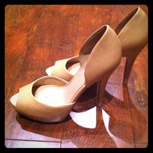 Nude ALDO heels size 6
