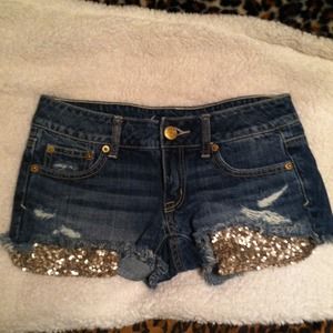 American Eagle size 0 short w/ sequin pockets.
