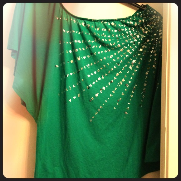 *********Sold***********NWT Size 2x top