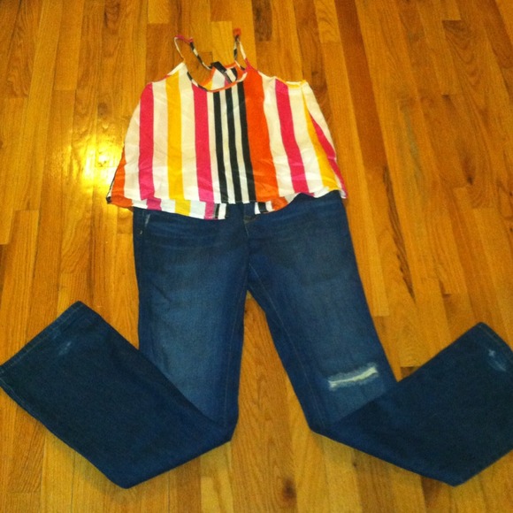 SOLD Colorful top - Picture 3 of 4