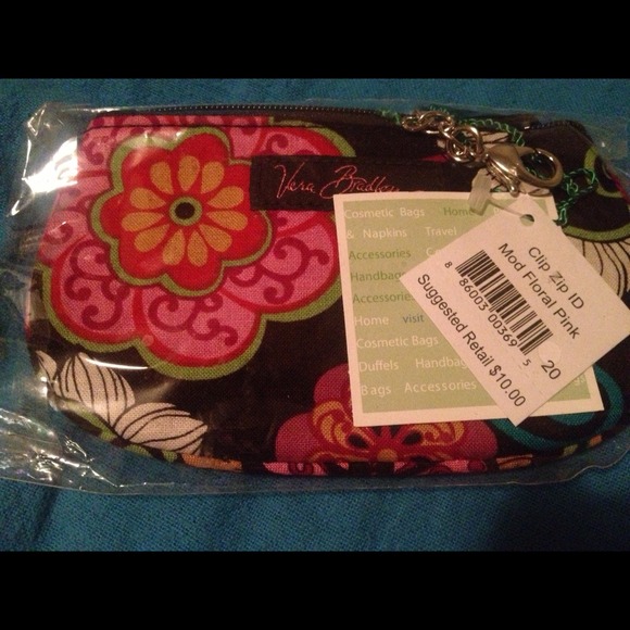 🔴Sold🔴 Vera Bradley clip zip id - Picture 2 of 4