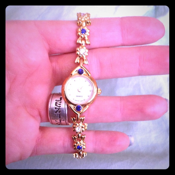 Golden fashion bling bling. FREE WITH PURCHASE