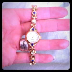 Golden fashion bling bling. FREE WITH PURCHASE