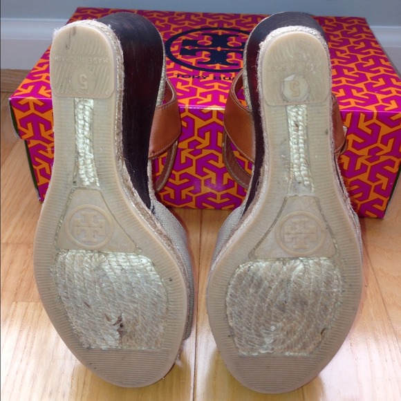 "SOLD"Tory Birch wooden wedge sandals - Picture 3 of 3