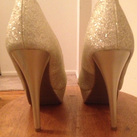 Gold glitter heels - Picture 3 of 3