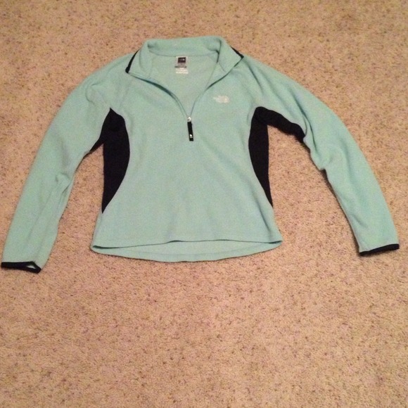 North Face: light blue with black sides S