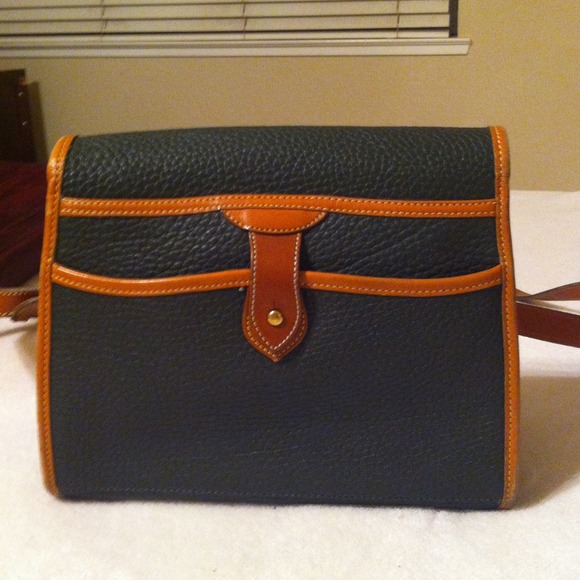 🍒AUTHENTIC DOONEY & BOURKE.🍒 Vintage. Great cond - Picture 2 of 4