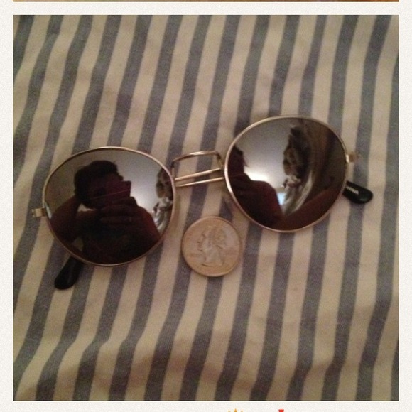 Reserved bundle! :) - Picture 2 of 3