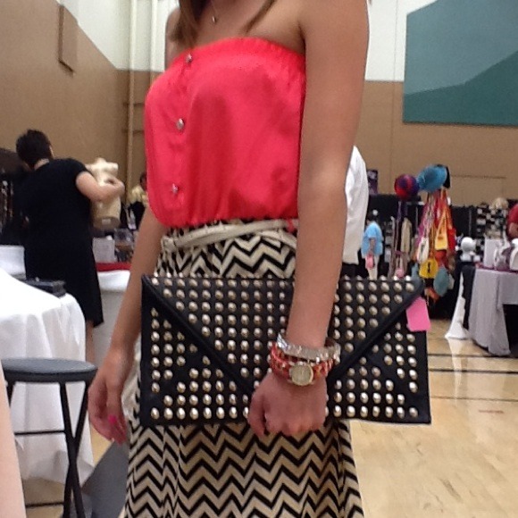 Envelope Clutch! - Picture 1 of 3