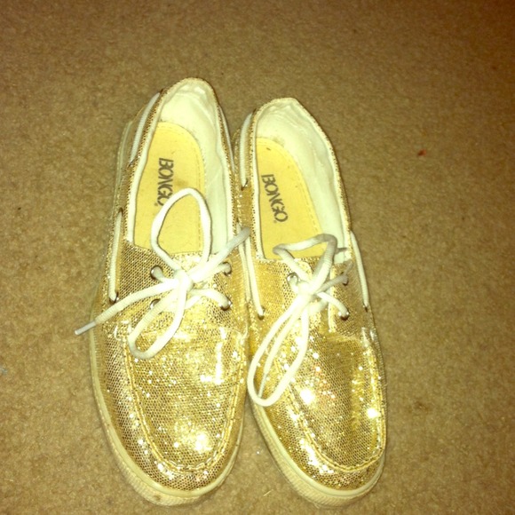 Sparkling golden boat shoes!