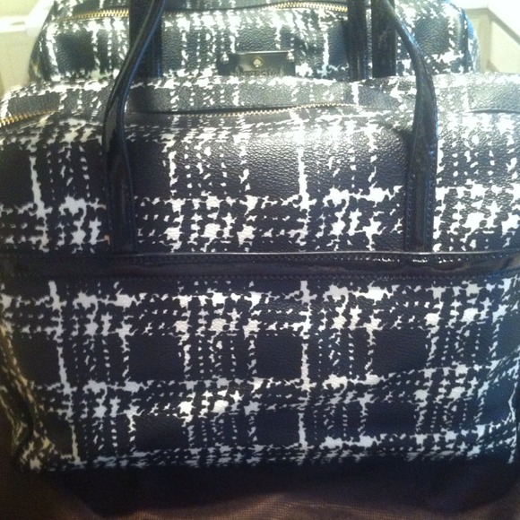 Authentic Kate spade purse.....NO TRADES....
