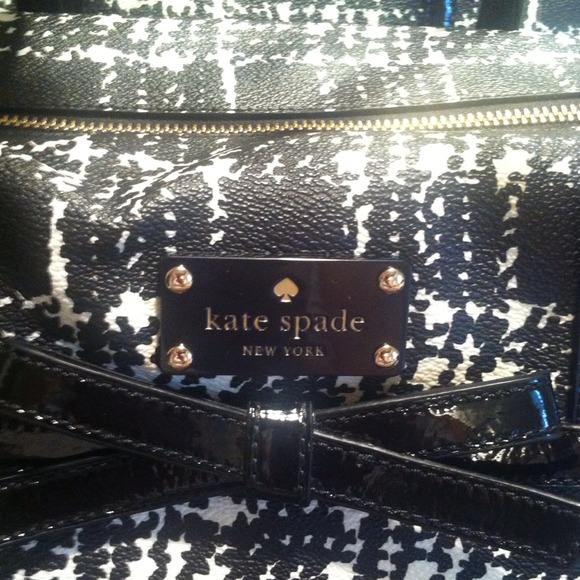 Authentic Kate spade purse.....NO TRADES....