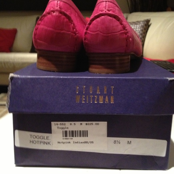 New pink shoes - Picture 3 of 3