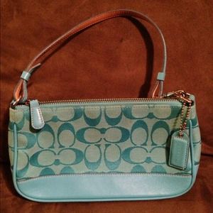💯% Authentic Small Coach Purse