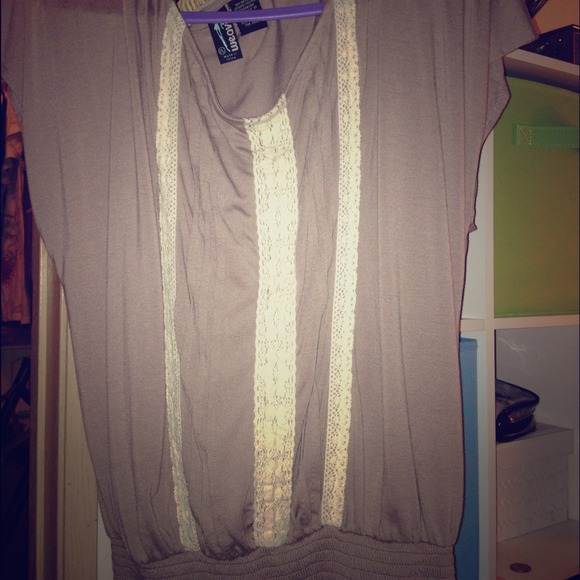 Greyish Purple Flowy Dolman Lace Top