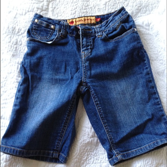 🚨BUNDLED🚨 SOLD Apple Bottom Girl Shorts