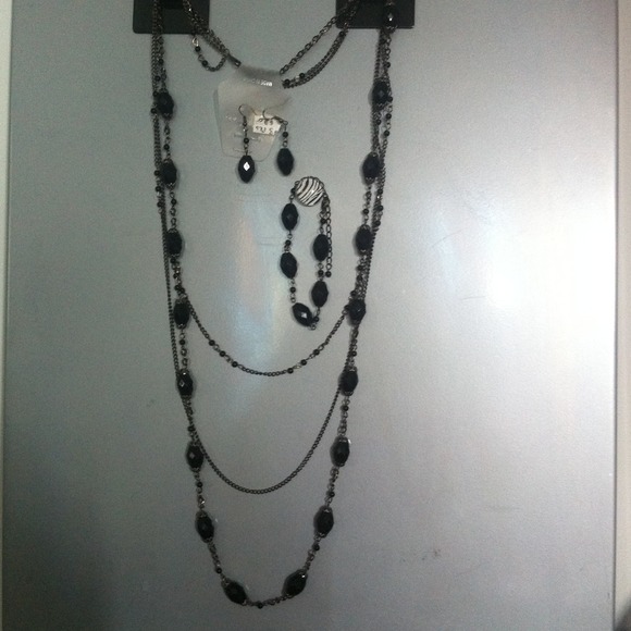 Three pieces set: super deal!