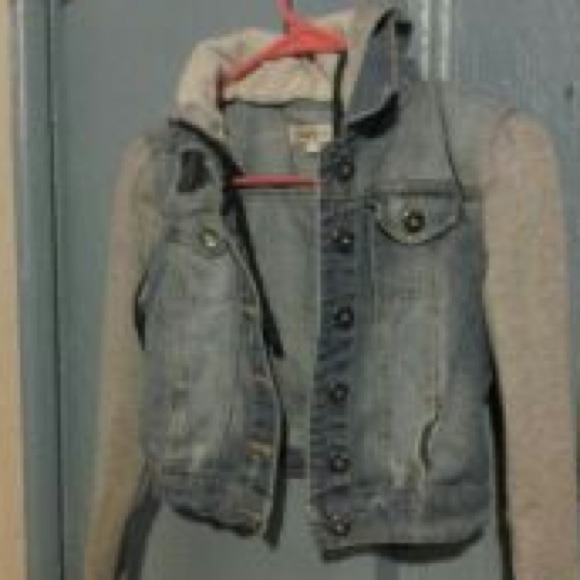 Cropped jean jacket