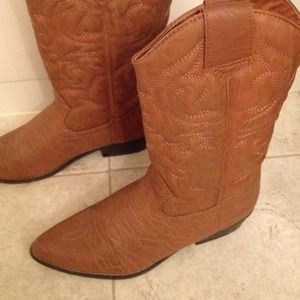 Cute Western Boots! Brand New!