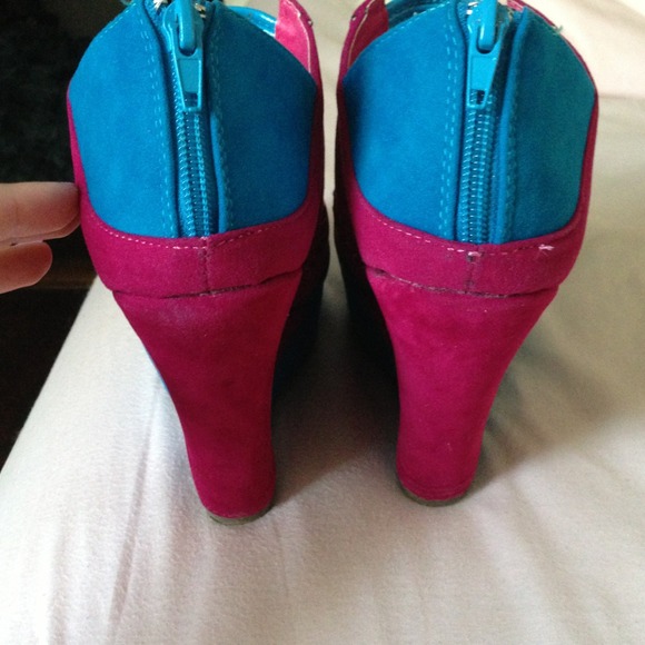 ONE OF A KIND WEDGES 📢📢📢📢 - Picture 3 of 3