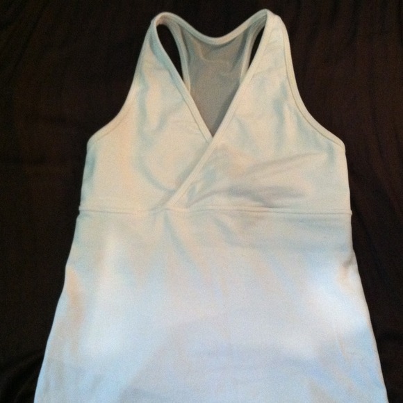 Lululemon Workout Tank - sz 4 - Picture 2 of 3