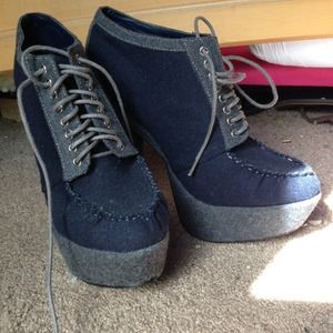 Charles Albert heels