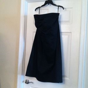Size 20 Old Navy black sleeveless dress.