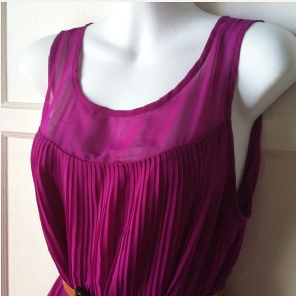 💕HOLD💕Beautiful Pleated Dress - Picture 2 of 2