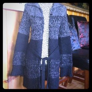 ✋Bundle ✋for @patty sweater and beige slide