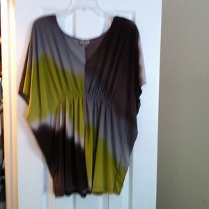 Large multicolor top.RESERVE