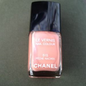 Chanel nail polish peche nacree