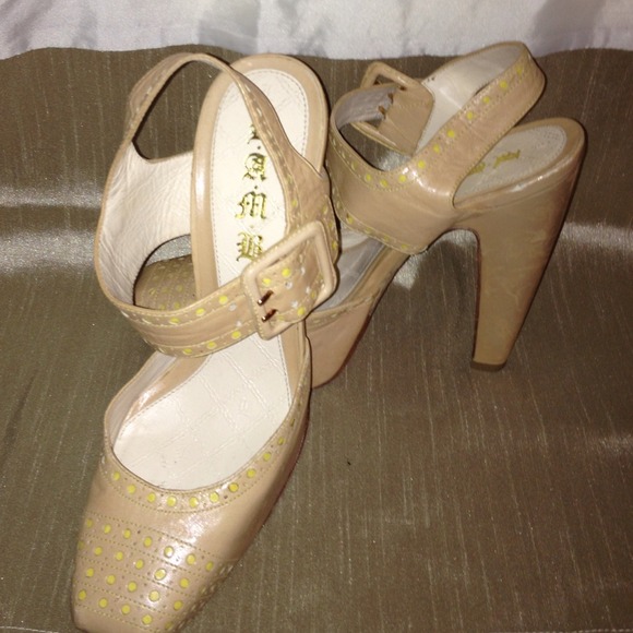 Gently worn L.A.MB. Platform heels. Sz 81/2 - Picture 3 of 3