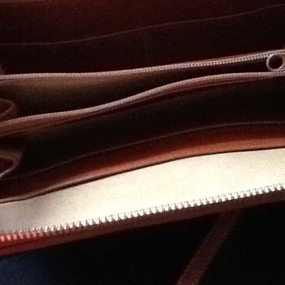 Sold - Picture 3 of 4