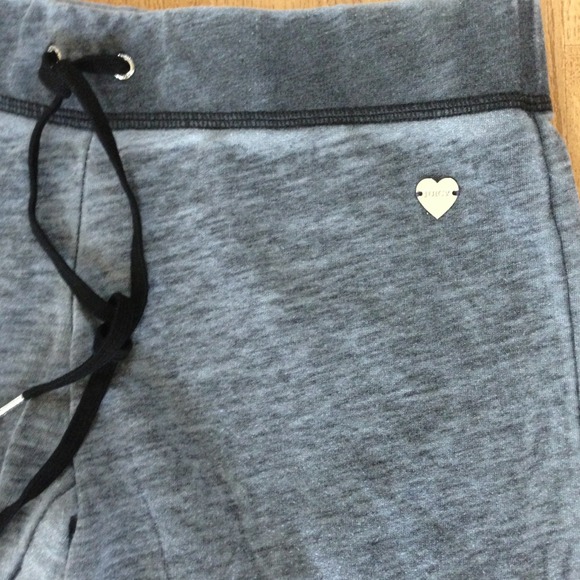 Sold in bundle!! Juicy couture ~light weight - Picture 2 of 4