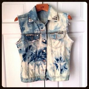 ✨Reserved!✨Acid Wash Studded Denim Vest