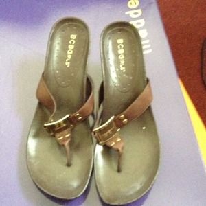 Leather bcbg girls slides