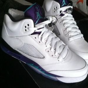 Grapes retro fives