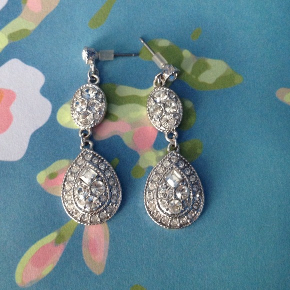 🚫SOLD🚫SOLD🚫Beautiful Earrings!!
