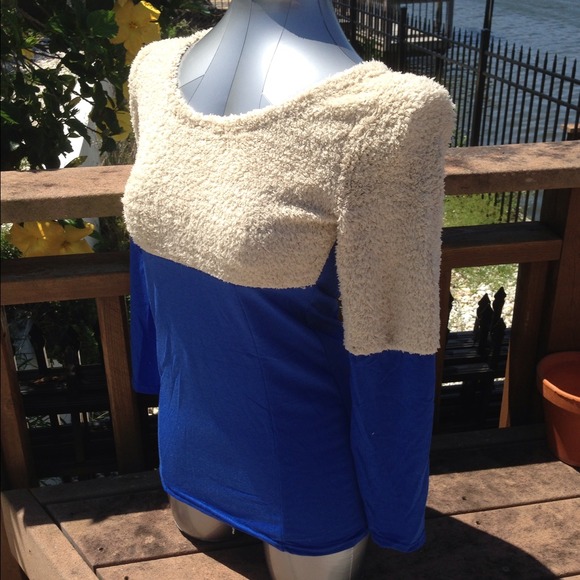 Reduced!-Navy blue long sleeve top