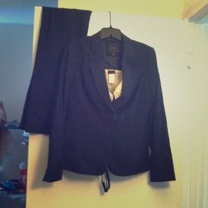 🌟The Limited black pinstripe suit!