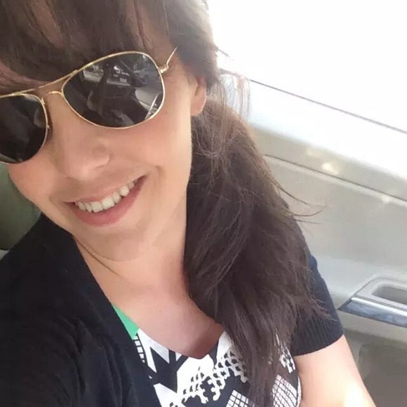 Meet your seller/buyer, loving the posh world ❤️❤️ - Picture 2 of 3