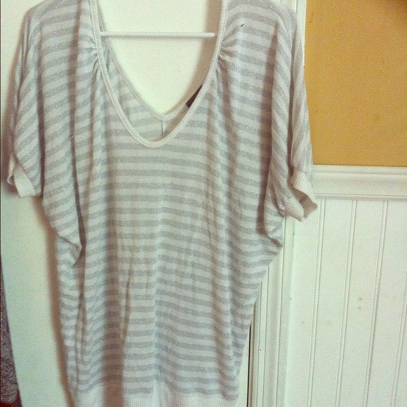 casual off the shoulder stripped shirt!