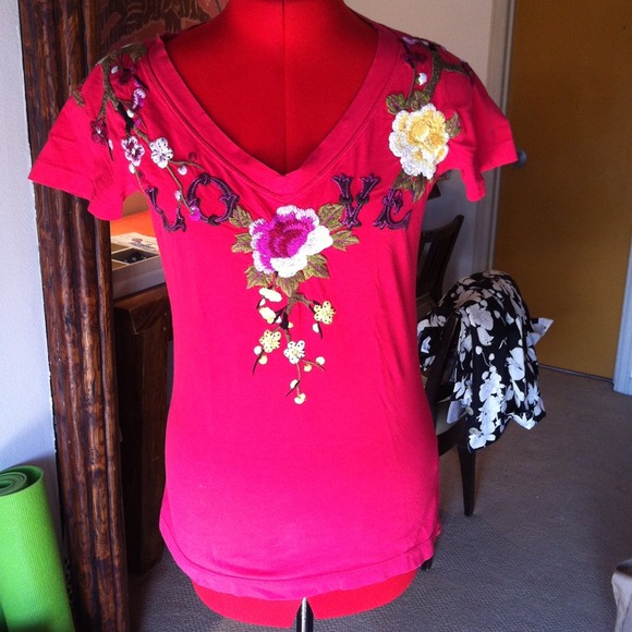 💝 SOLD 💝 JWLA red "love" tee