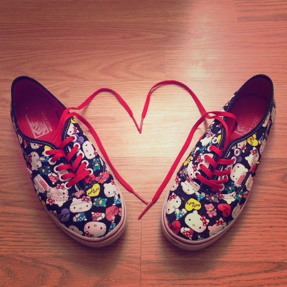 Hello kitty vans ⛔️sold⛔️
