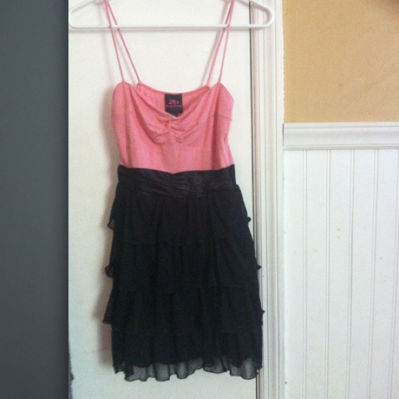 Pink&Black party dress. 2b bebe.