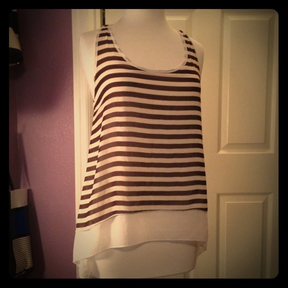 🔴SOLD IN BUNDLE🔴brown and off-white striped tank